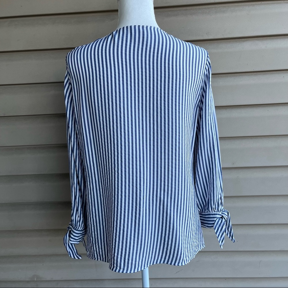 •Chico’s• Navy Striped Long Sleeve V-Neck Ruffle Top - Size Large - Picture 9 of 11